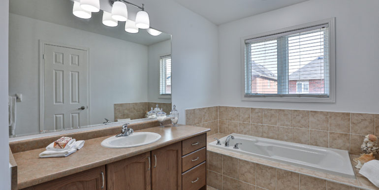 29_Master Ensuite