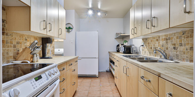 13_Kitchen