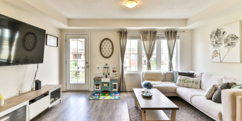 011_Living Room