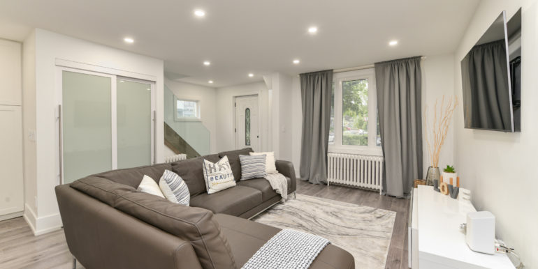011_Living Room