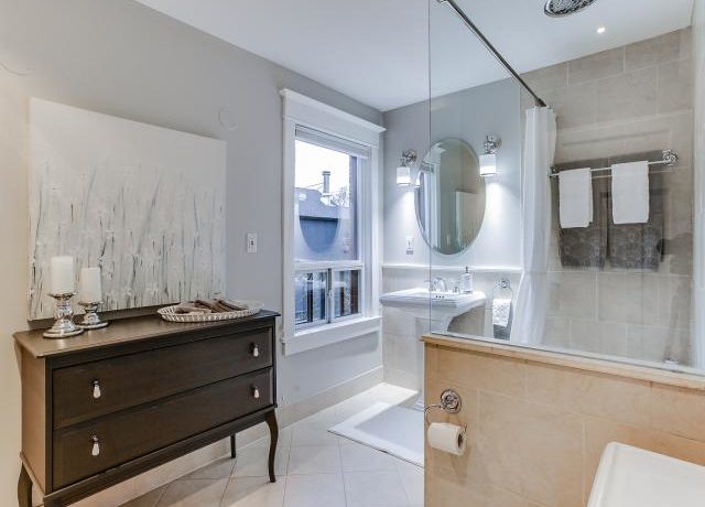 29_1stbathroom11