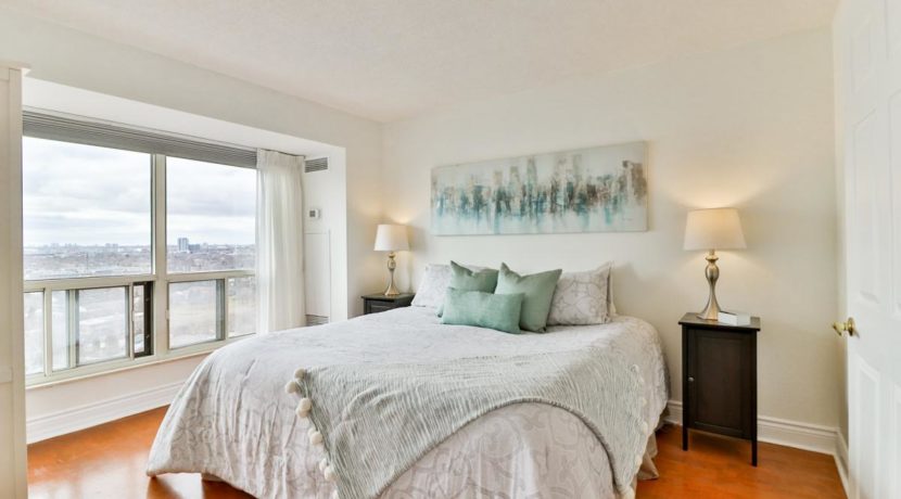 23_masterbedroom