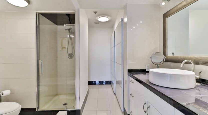 37_bathroom