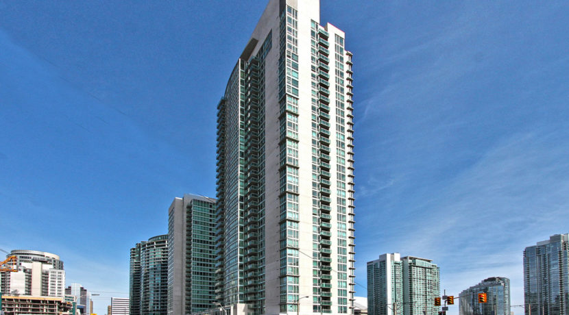 0_Exterior Front
