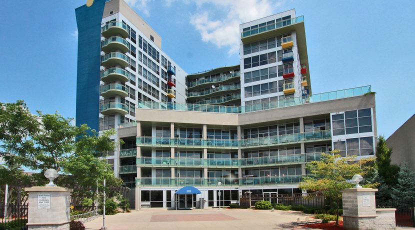 3_Exterior Front