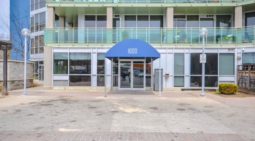 4_Exterior Front