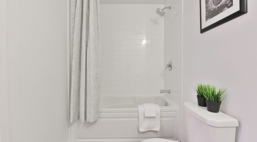 21_Bathroom