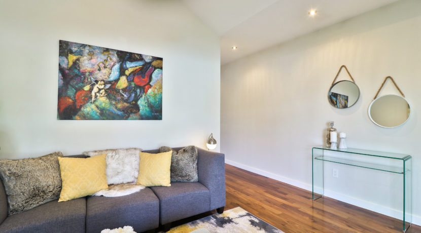 11_Living Room