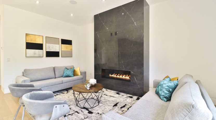 12_Living Room