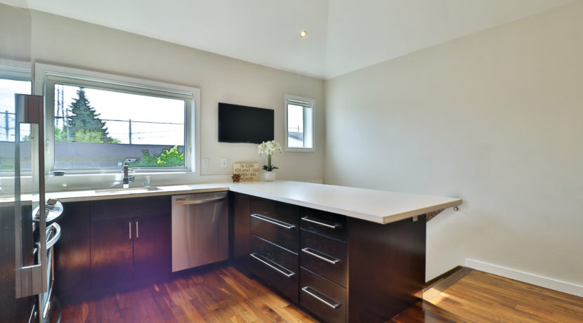 21_Kitchen