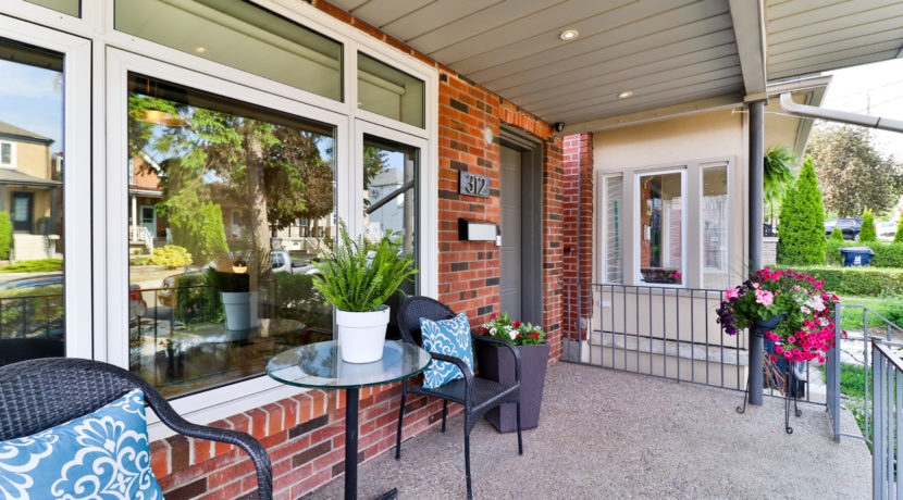 4_Exterior Front