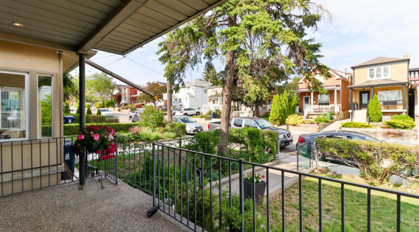 5_Exterior Front