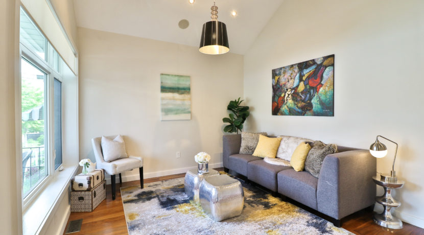 8_Living Room
