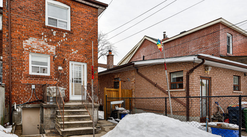 039_Backyard