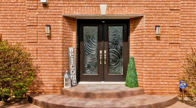 004_Exterior Front