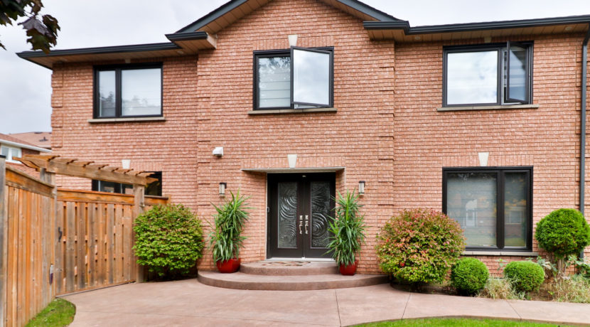 008_Exterior Front