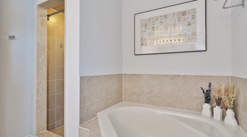 028_Second Bathroom