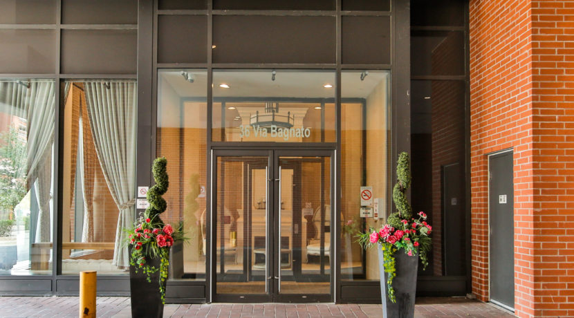 005_Exterior Front